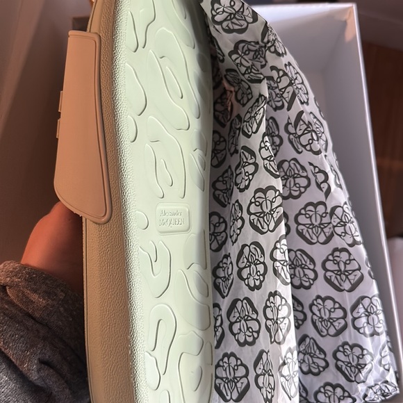 42 SLIDES GREEN MCQUEEN NEW - Picture 2 of 2